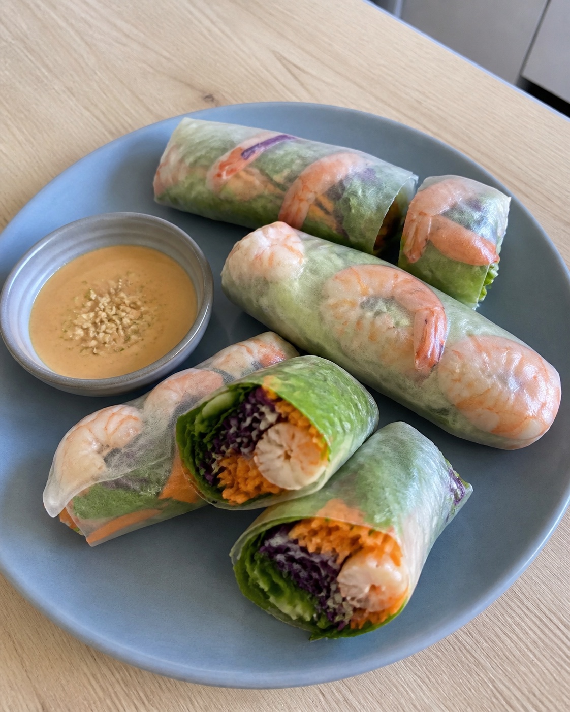 Rollitos frescos de langostinos